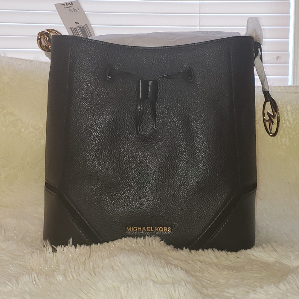 NWT Black Michael Kors Nicole Bucket Bag.